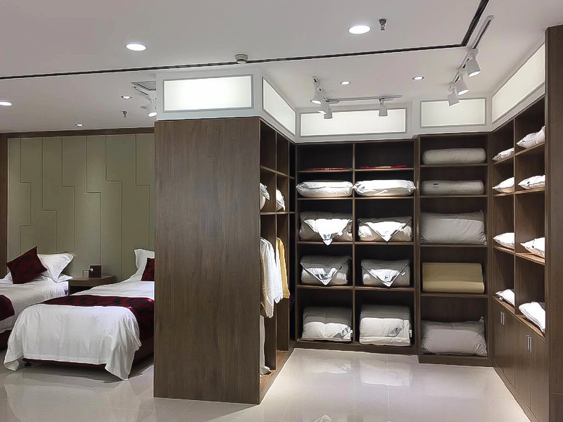 What is characteristics of hotel linen?