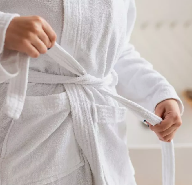 Hotel Bathrobe Cleaning and Maintenance Tips: How to Extend Its Lifespan?